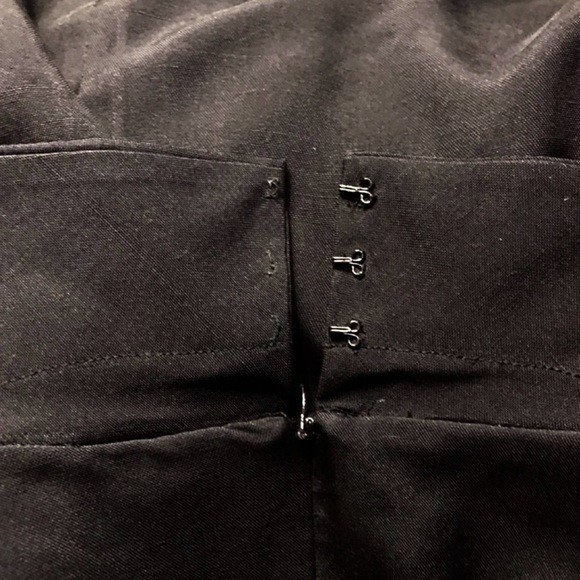 Giorgio Armani 100% Silk Black Cap-Sleeve Dress • IT 50 - Picture 6 of 9